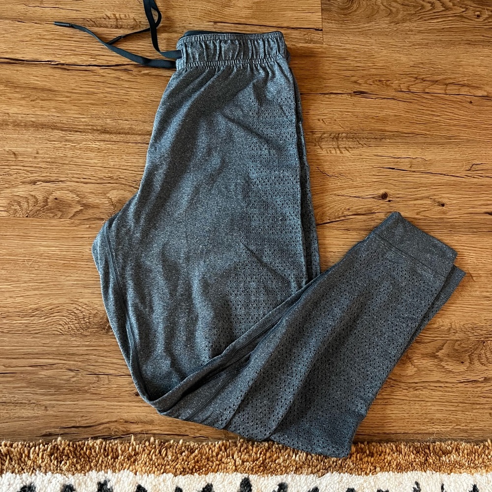 Lululemon joggers grey size small